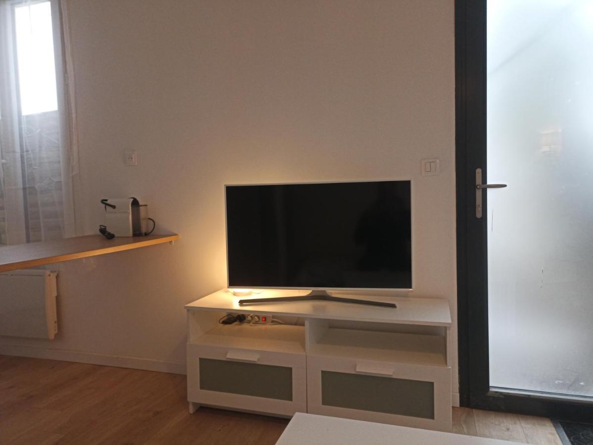 Studio Cosy Avec Terrasse Et Jardin Apartment Флоарак Екстериор снимка